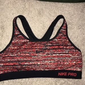 nike pro sports bra size medium